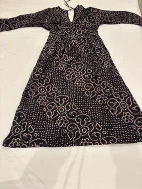 XiRENA Black Dress with Cream Floral Dot Print